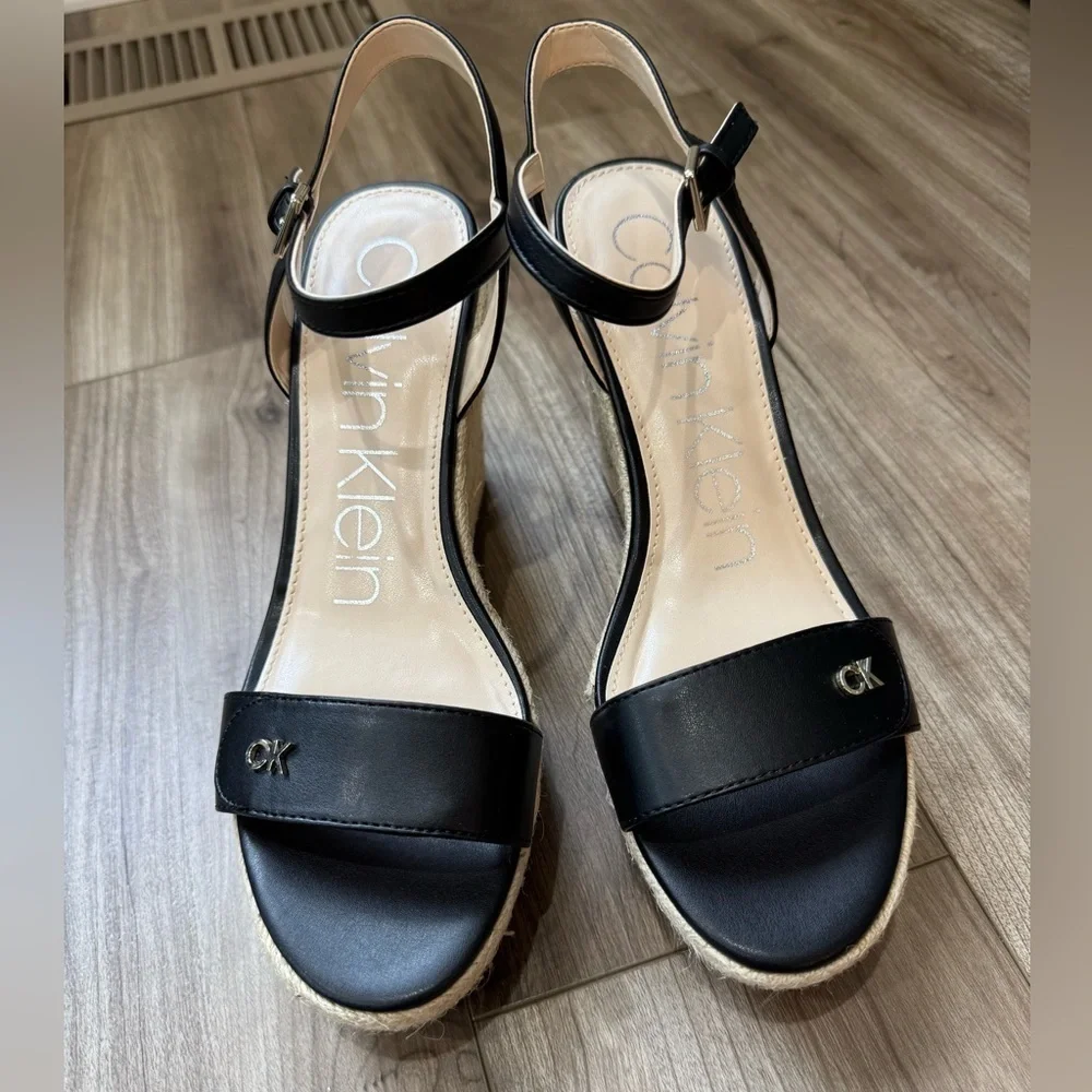 Calvin Klein Hamal Women's Sz 10 Wedge Heel Sandals Black New